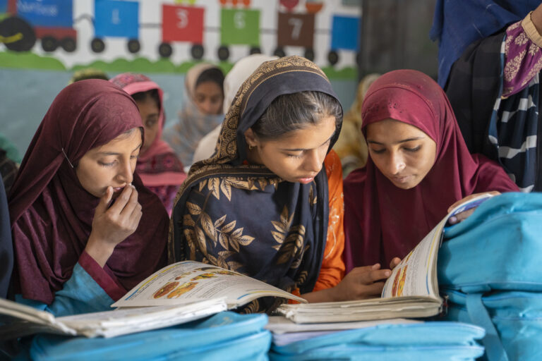 Pakistan Launches Nationwide HPV Vaccine Campaign